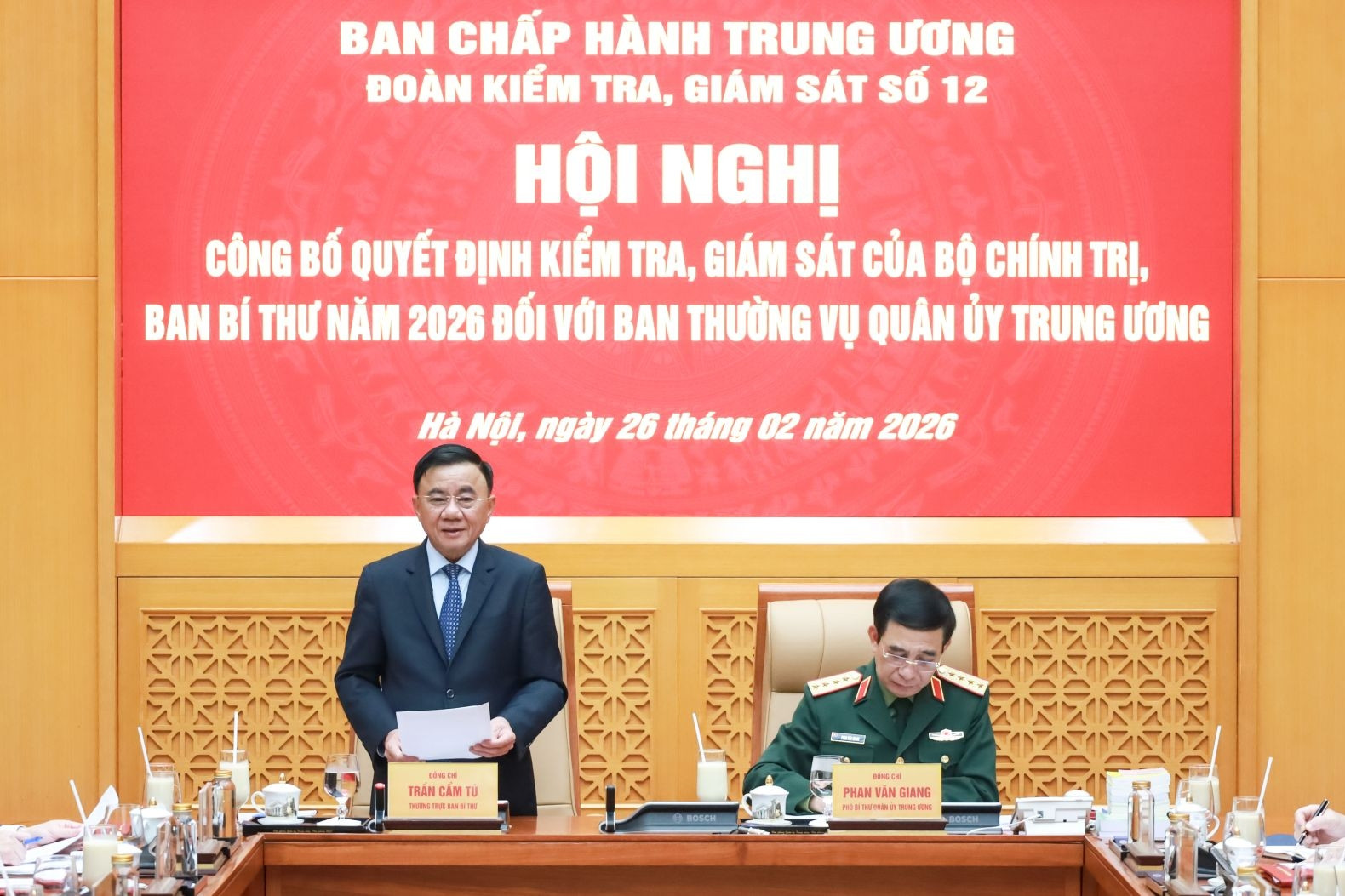 Công bố quyết định kiểm tra của Bộ Chính trị với Ban Thường vụ Quân ủy Trung ương