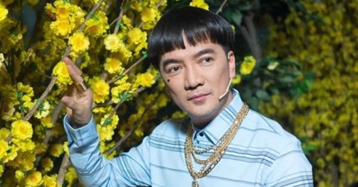 Đàm Vĩnh Hưng khoe dây vàng, Khánh Vân khóc vì chồng trên mạng xã hội