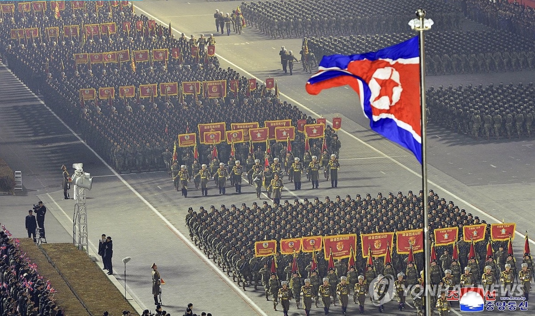 Diễu binh Triều Tiên. Ảnh: KCNA