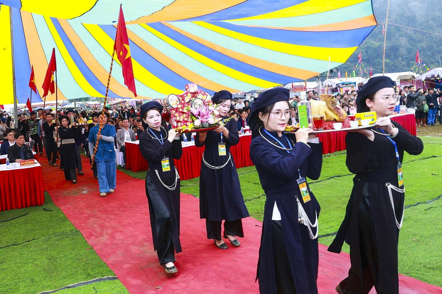 Du xuân Ba Bể, đắm mình trong không gian văn hóa truyền thống