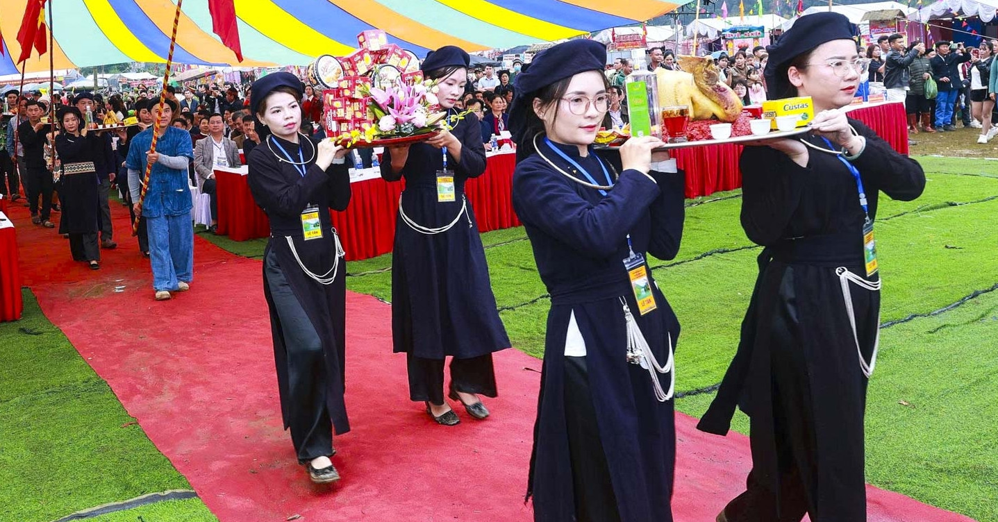 Du xuân Ba Bể, đắm mình trong không gian văn hóa truyền thống