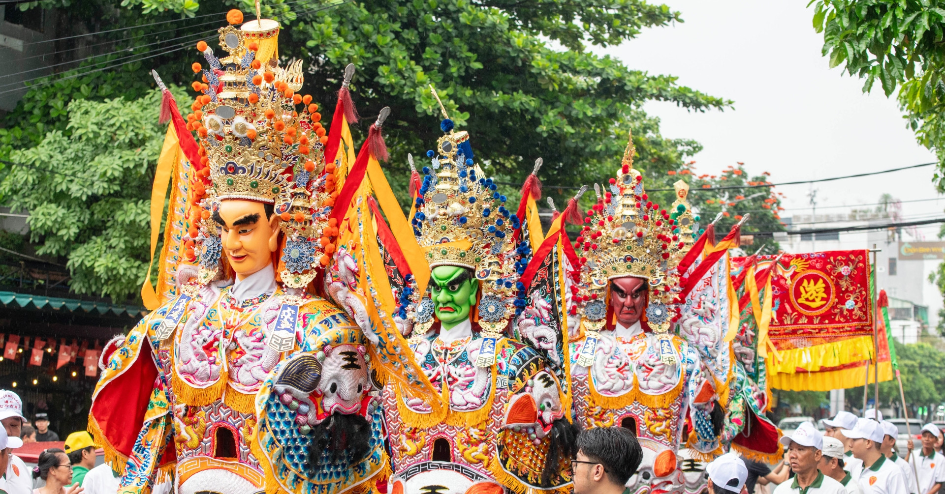 Hơn 800 người tham gia diễu hành Lễ Nghinh Thần Xuất Du tại Đồng Nai