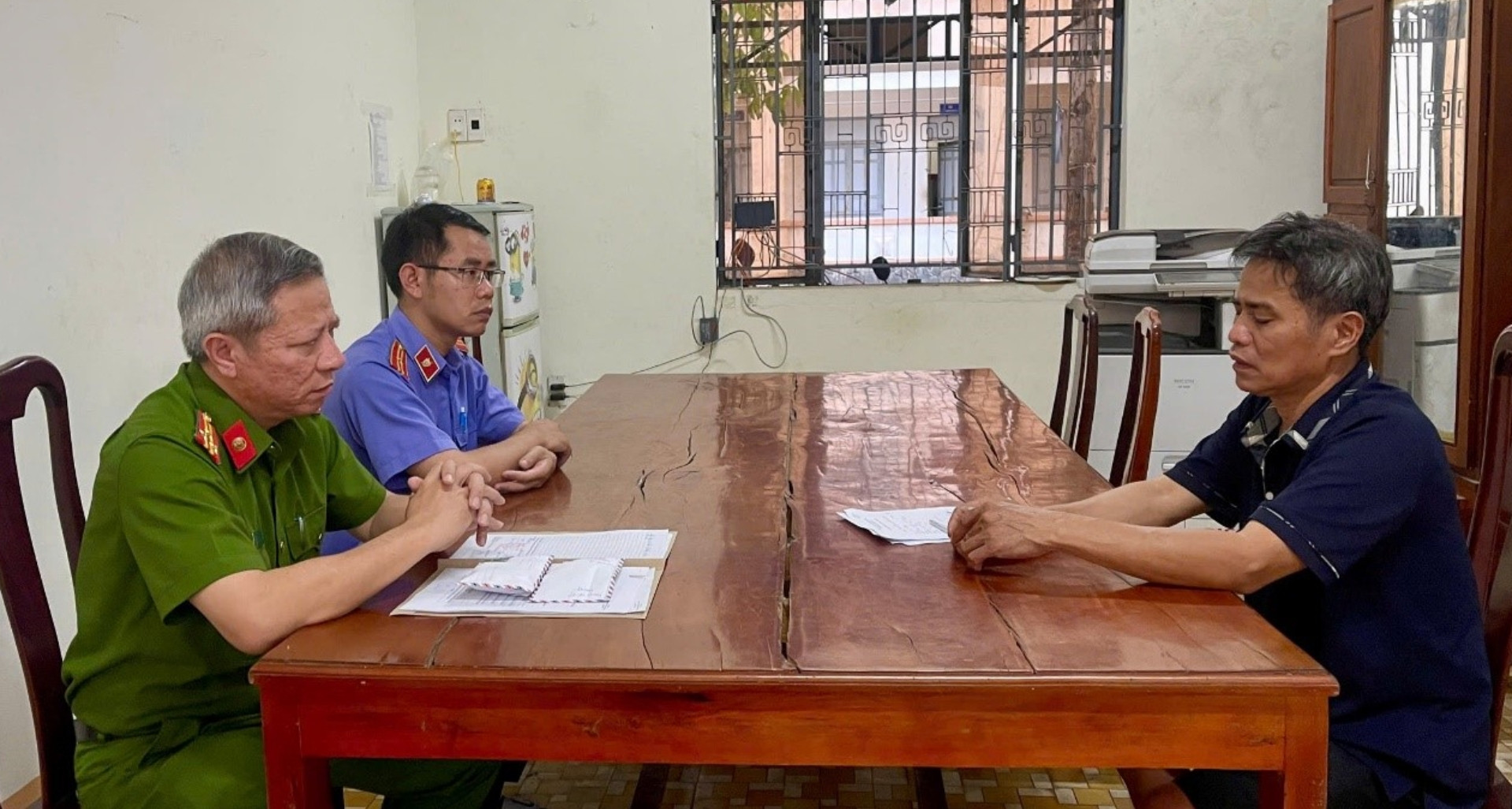 Lời khai kẻ dí điện mưu sát vợ, bịa chuyện &amp;apos;về quê lo tiền chữa bệnh&amp;apos;