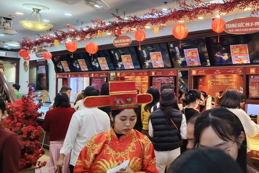 Cao hơn thế giới 21 triệu/lượng, giá vàng có lao dốc sau ngày vía Thần Tài?