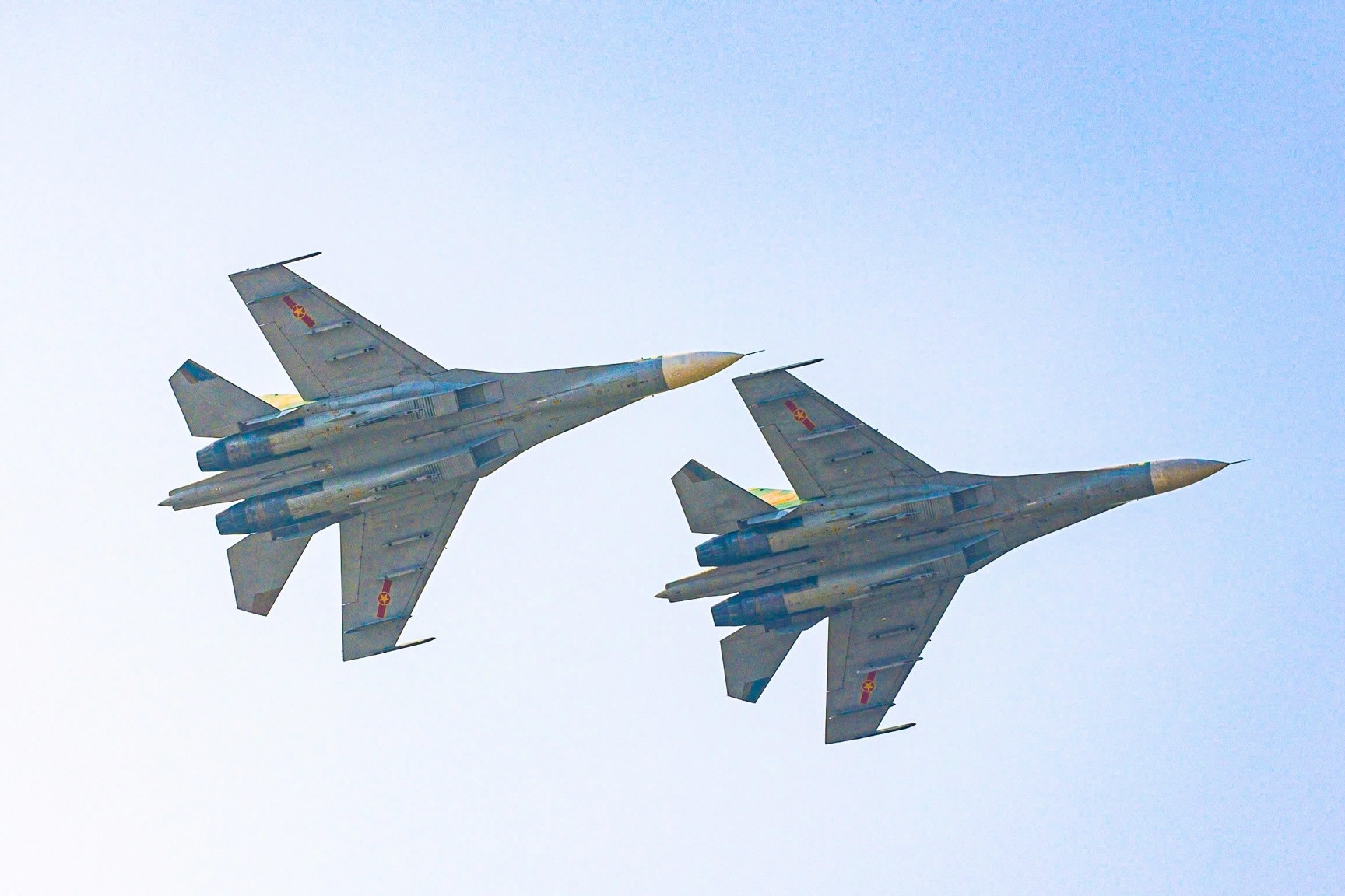 Nghiên cứu mời đội bay các nước trình diễn tại triển lãm quốc phòng ở Việt Nam