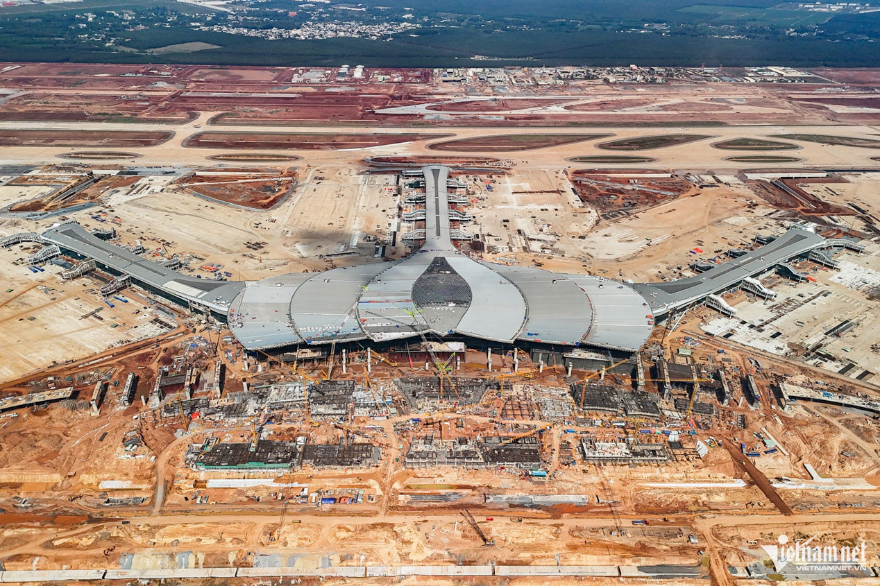 sanbayLongThanh VNN NguyenHue.jpg