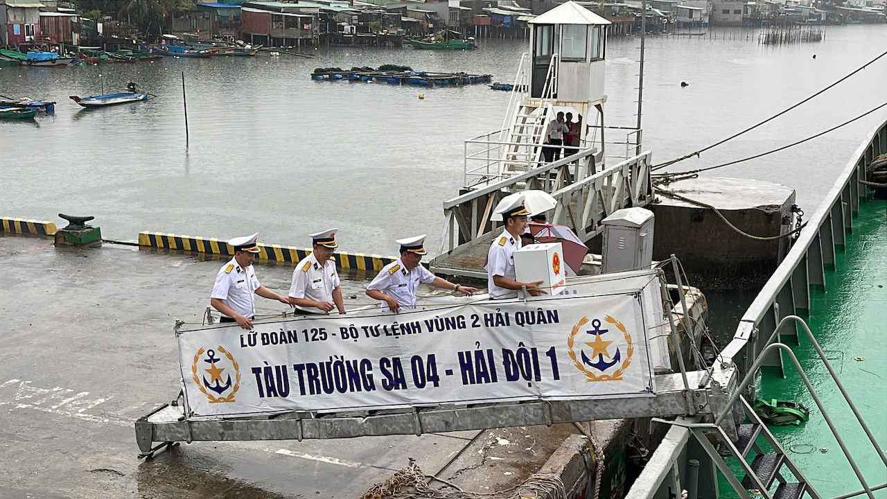 tàu trường sa 1.jpg