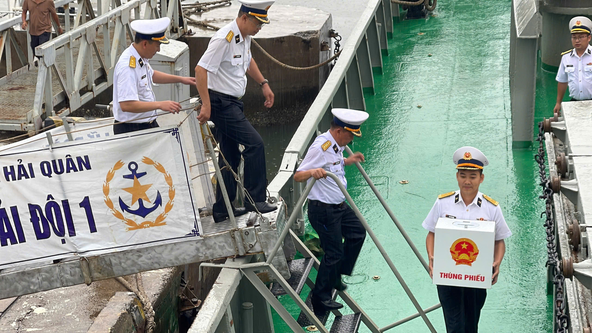 tàu trường sa 2.jpg