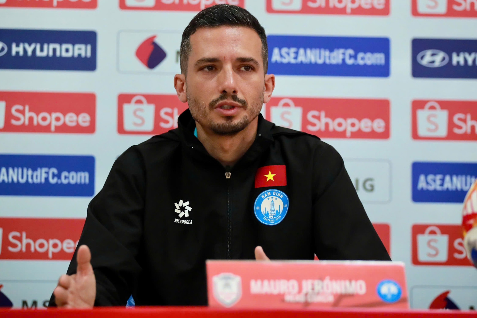 Thầy Xuân Son chia tay CLB Nam Định, HLV Vũ Hồng Việt trở lại