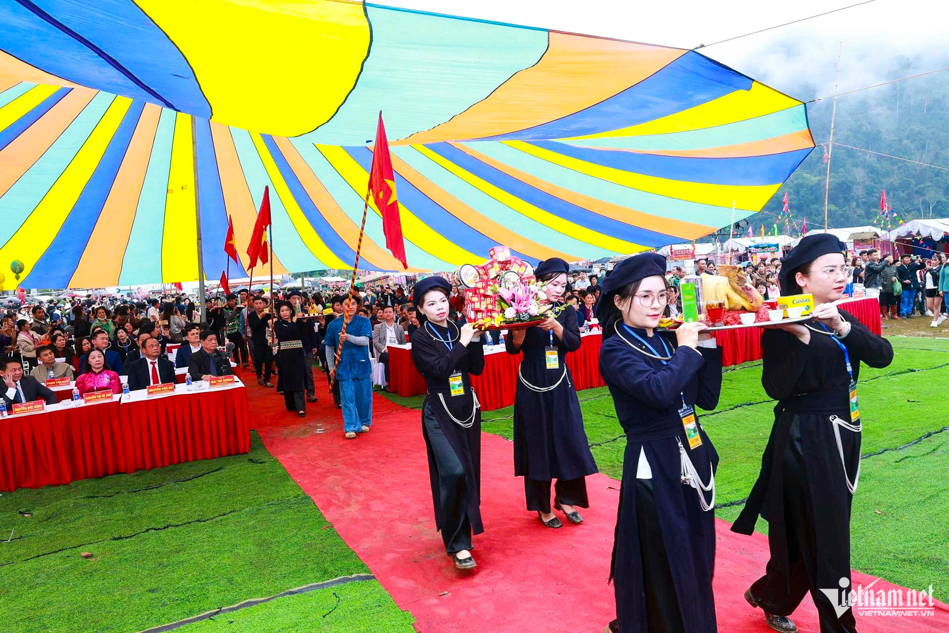 W-lễ hội lồng tồng.JPG.jpg