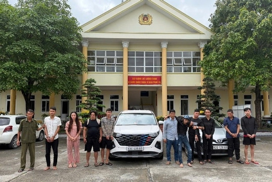 Bản tin chiều 27/2: Người phụ nữ trốn thoát, lật mặt băng cướp nguy hiểm