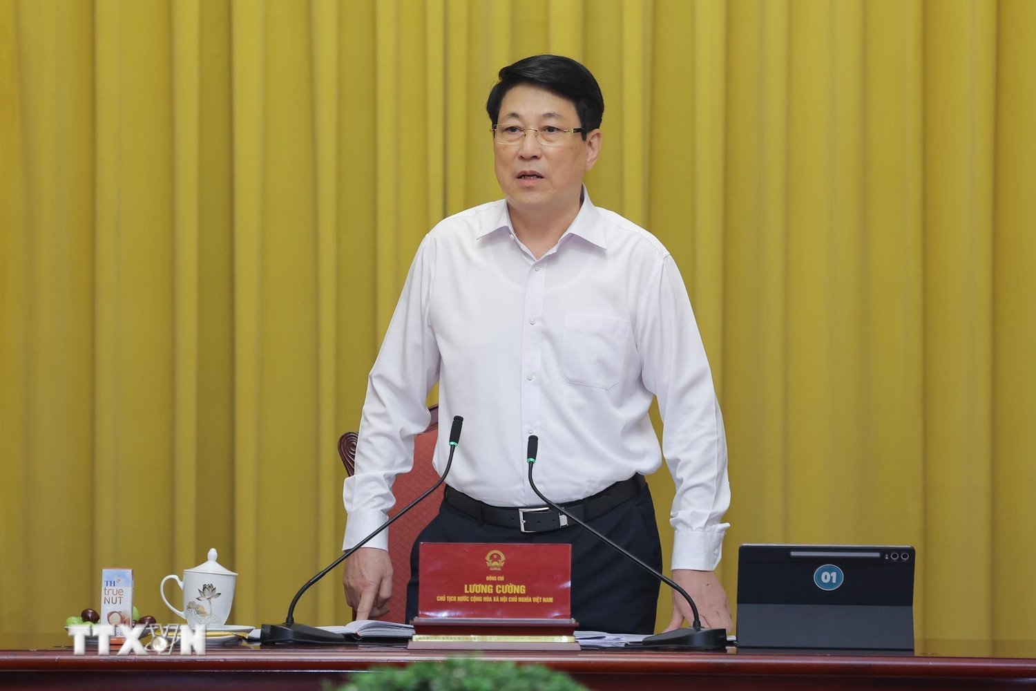 chu tich nuoc chu tri giao ban trien khai nhiem vu thang 3 cua van phong chu tich nuoc 8611026 2.jpg