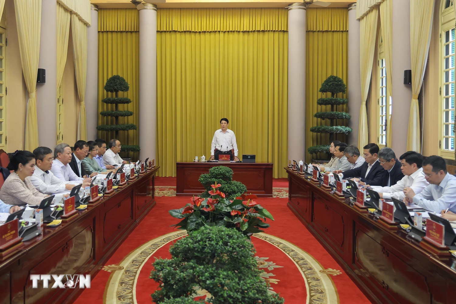 chu tich nuoc chu tri giao ban trien khai nhiem vu thang 3 cua van phong chu tich nuoc 8611026 4.jpg