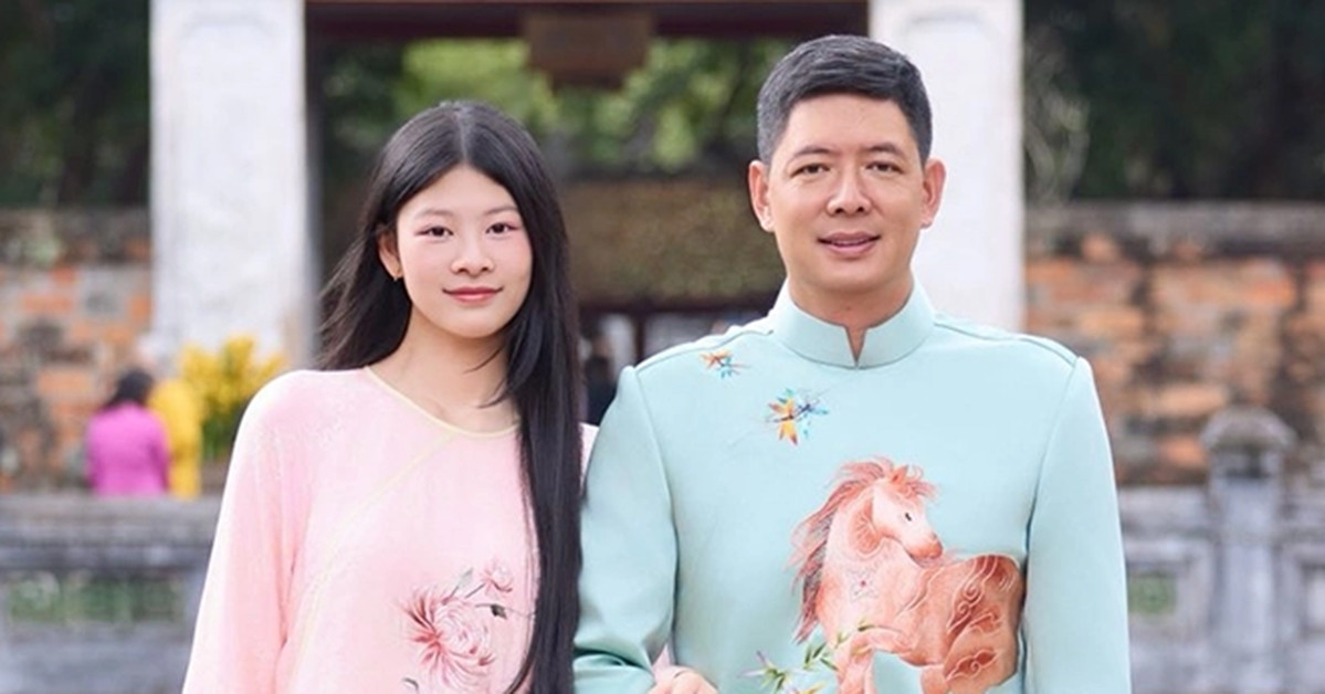 Con gái Bình Minh - Quỳnh Nga cao 1,76m, thân mật với con trai Việt Anh