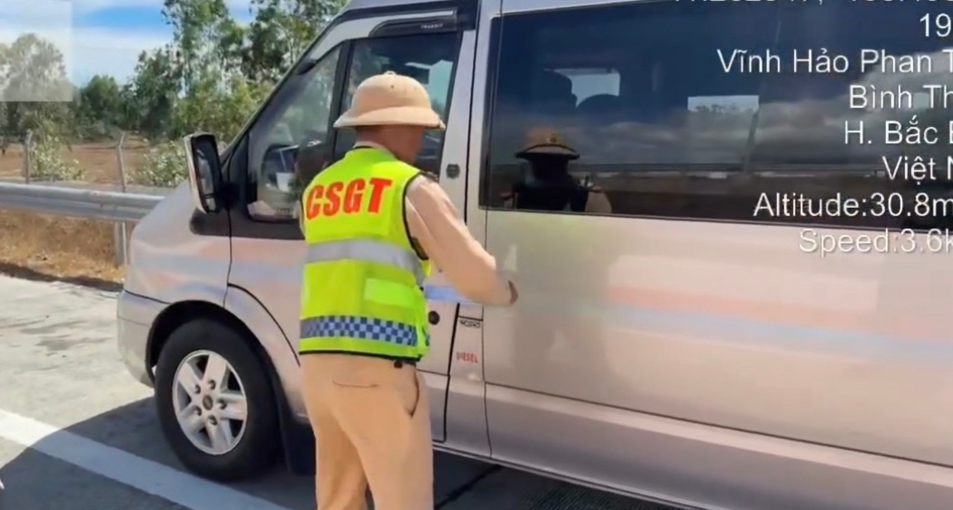 CSGT niêm phong ô tô trên cao tốc vì lý do khó tin từ tài xế