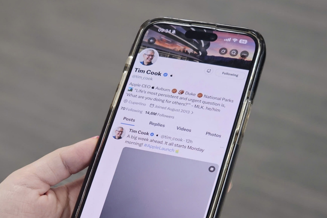 Động thái bất ngờ của Tim Cook