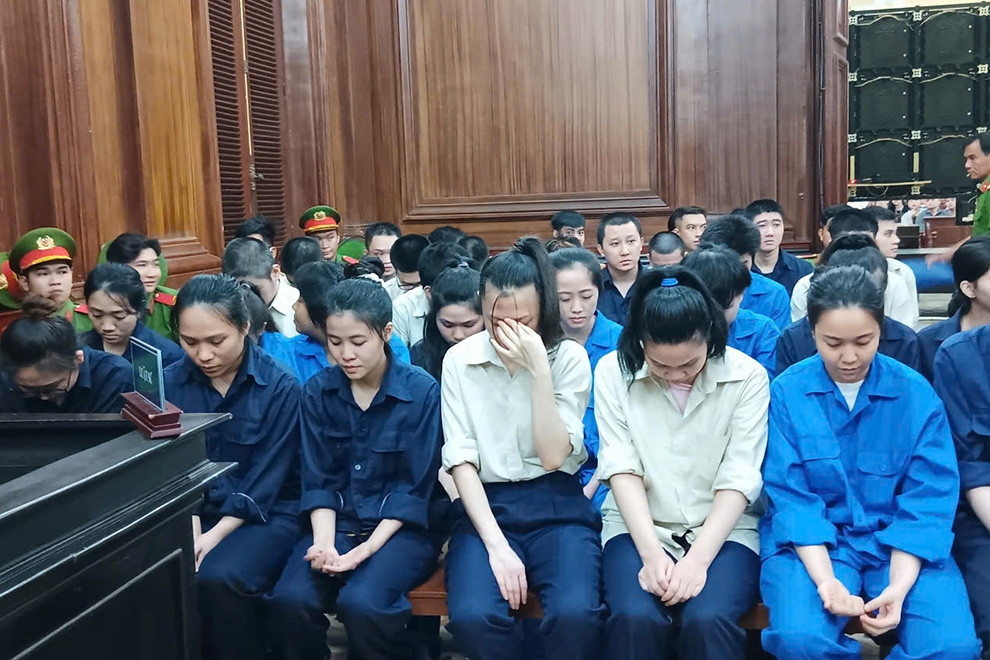 Dụ dỗ hơn 200 chủ thẻ tín dụng chuyển tiền để chiếm đoạt hàng chục tỷ đồng