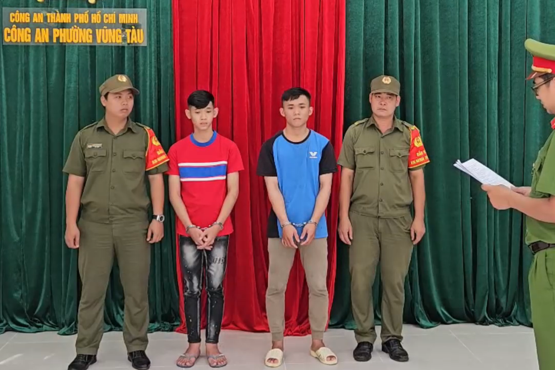 Hai thanh thiếu niên đâm trọng thương nhóm du khách ở Vũng Tàu