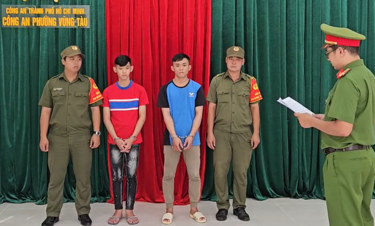 Hai thanh thiếu niên vô cớ đâm trọng thương nhóm du khách ở Vũng Tàu.png