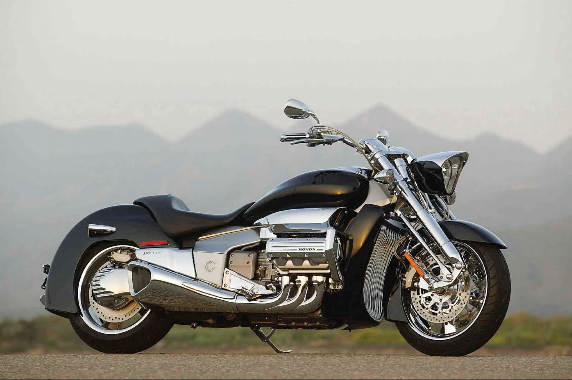 Honda Valkyrie Rune.jpg