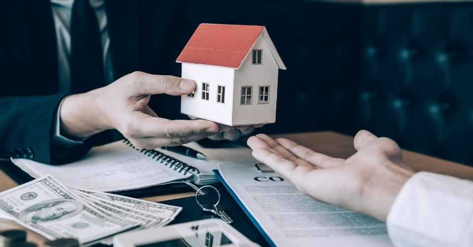 Ly hôn với người từng có gia đình riêng: Xác định tài sản chung, riêng thế nào?