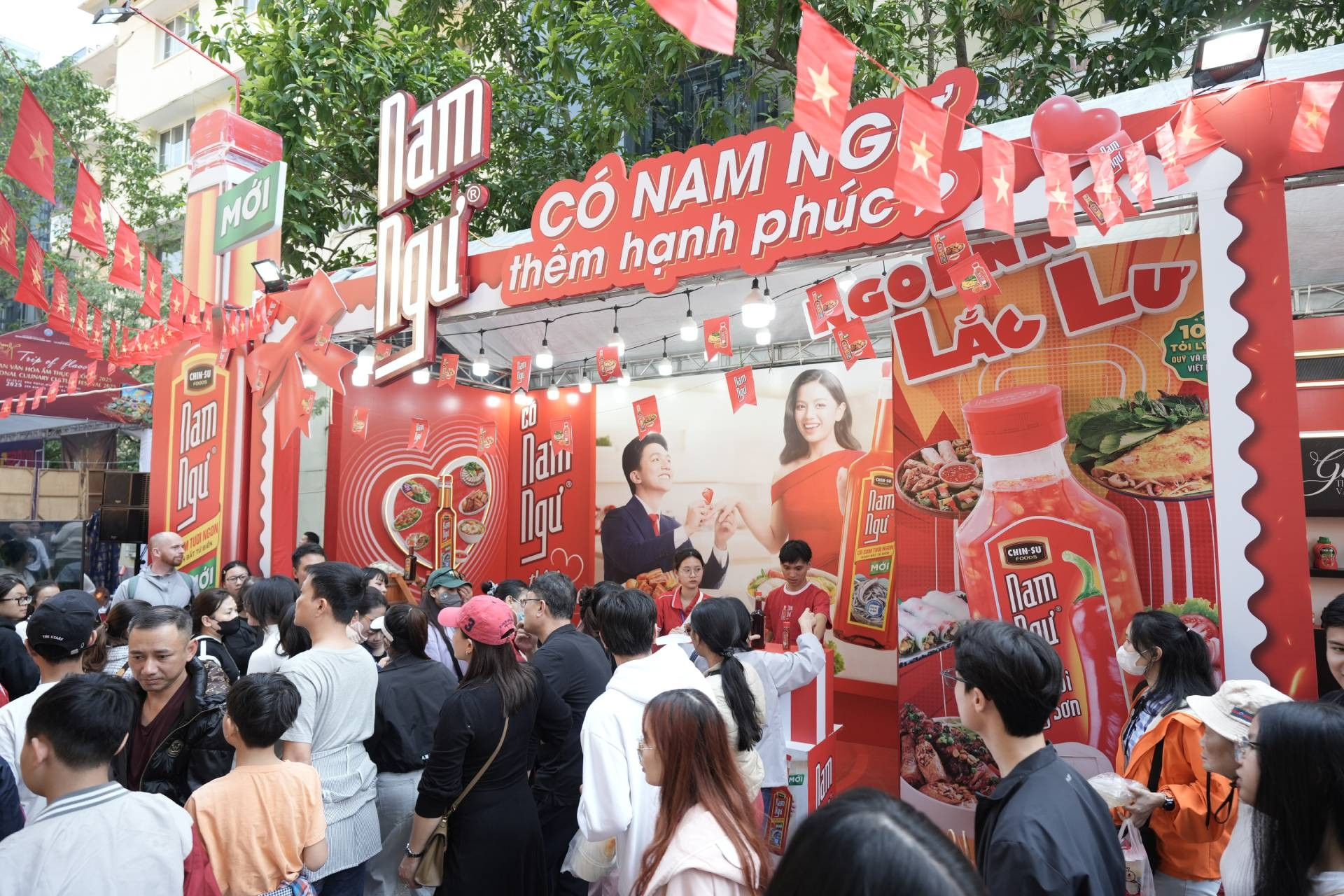 Quét mã QR nhận biết hàng chính hãng Nước mắm Nam Ngư