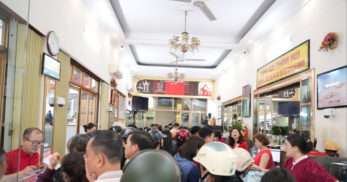  Sức mua vàng và đồ lễ tăng mạnh trong ngày vía Thần Tài 