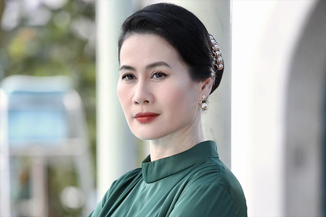 Thân Thúy Hà được săn đón sau phim 700 tỷ, U50 vẫn lẻ bóng