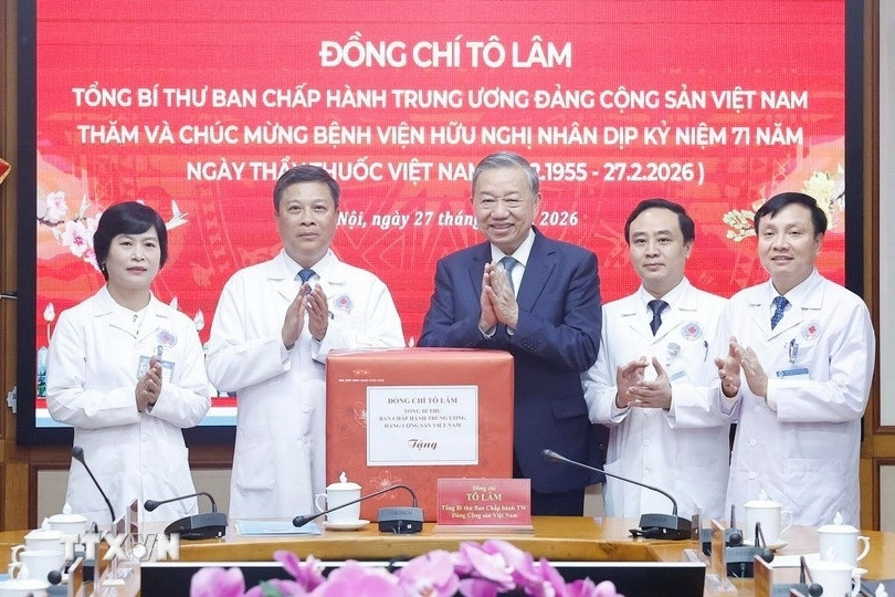 Tổng Bí thư: Thầy thuốc là điểm tựa của người bệnh trong thời khắc khó khăn nhất