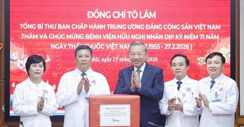 Tổng Bí thư: Thầy thuốc là điểm tựa của người bệnh trong thời khắc khó khăn nhất