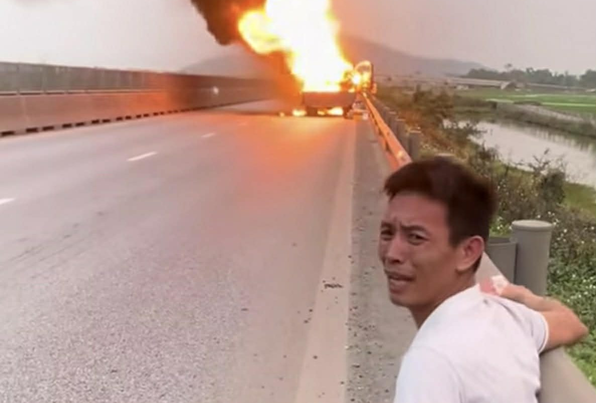 Vụ tài xế bật khóc vì ô tô chở nhiều xe máy bốc cháy: ‘Tiền đền bù là gánh nặng lớn’