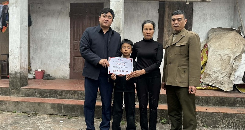 Bé gái ở Hưng Yên mắc 'bệnh lạ' được bạn đọc giúp đỡ hơn 230 triệu đồng