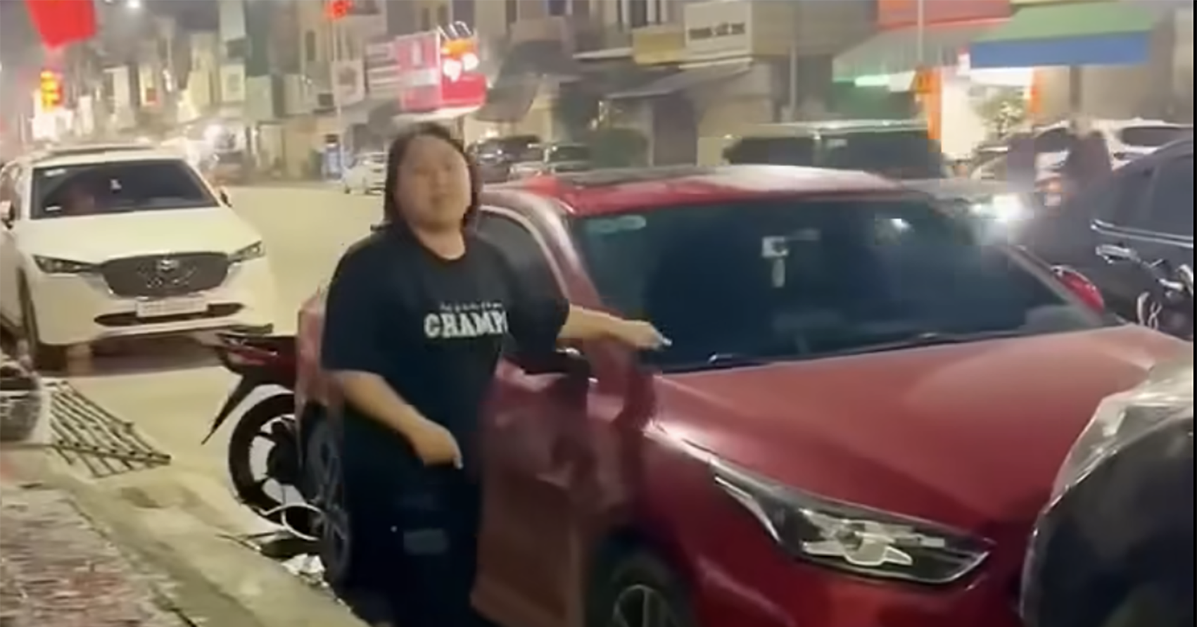 Công an triệu tập người khóa ô tô vì mâu thuẫn đỗ xe ở Hải Phòng