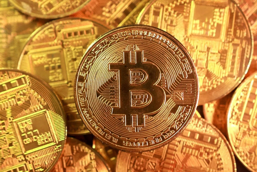 Giá Bitcoin lao dốc xuống dưới 64.000 USD khi Israel và Mỹ tấn công Iran