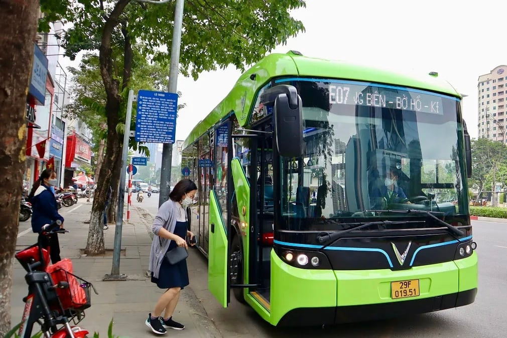 Hà Nội tăng 246 lượt xe buýt mỗi ngày kết nối khu công nghệ cao Hòa Lạc