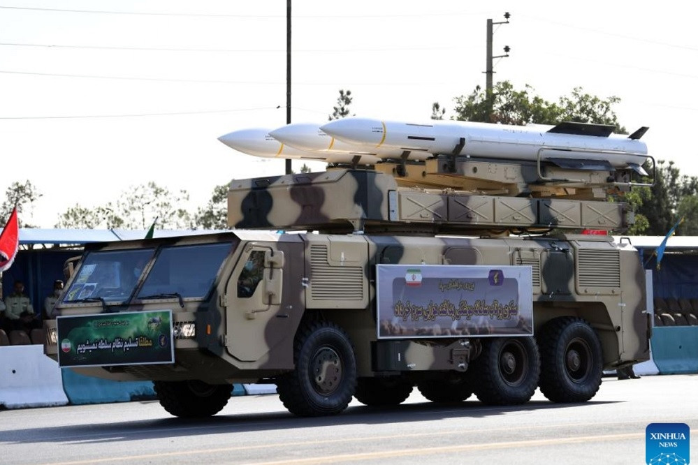 Israel nêu số tên lửa Iran phóng trả đũa, khí tài Tehran rơi xuống thủ đô Jordan