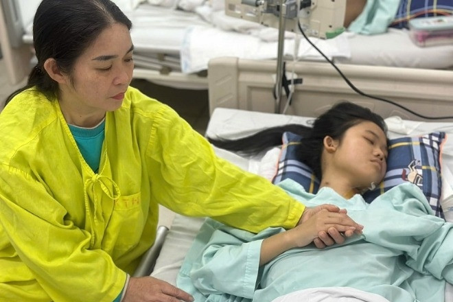 Mất 2 chân trên đường đi ôn thi, nữ sinh 17 tuổi cần cộng đồng giúp đỡ