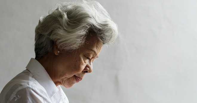 Mẹ 90 tuổi bị lẫn ngơ ngác nhìn đàn con làm 35 mâm cỗ mừng thọ