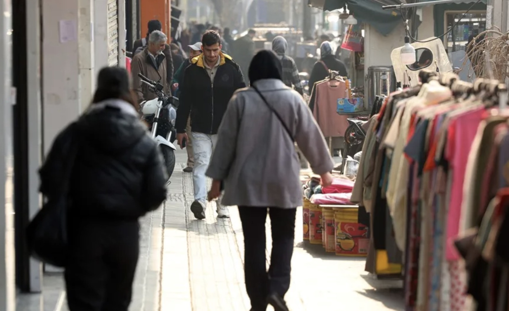 Người dân Iran. Ảnh: EPA