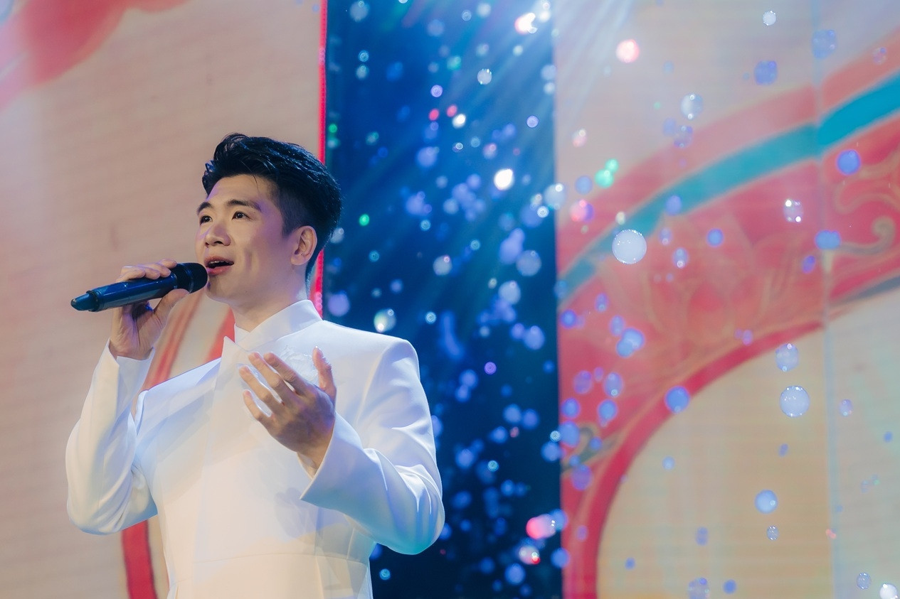 Phó Chủ tịch SHB Đỗ Quang Vinh gây sốt trong show “Khởi”, visual cực đỉnh