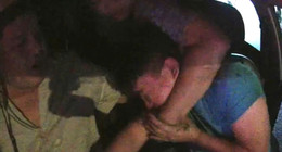 Tạm giữ đối tượng đánh, kẹp cổ tài xế taxi vì bị từ chối chở khách ở TPHCM.jpg