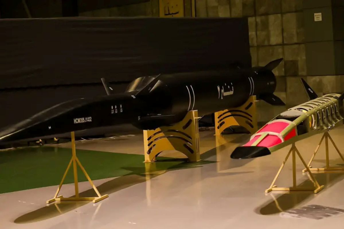 Tên lửa Fattah 3.jpg