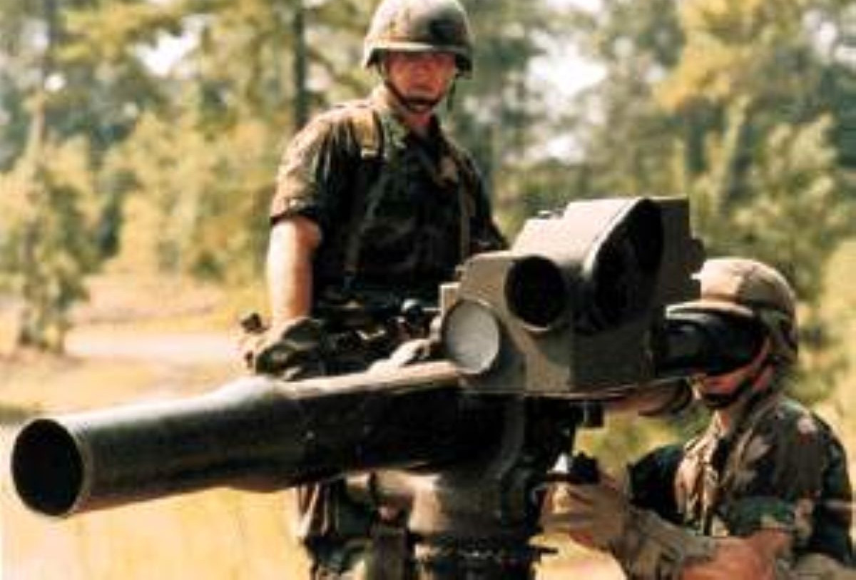 Tên lửa TOW 2B Mỹ ‘bay qua bắn xuống’, hủy diệt mục tiêu từ trên đỉnh đầu