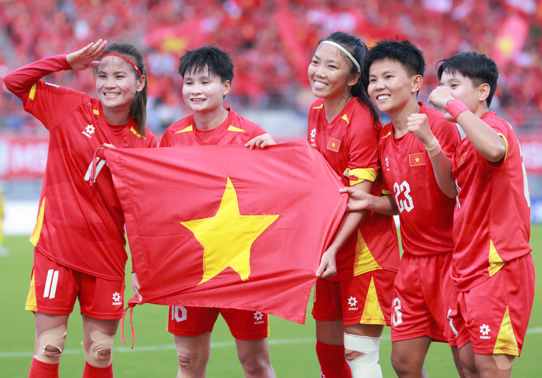 tuyen nu viet nam.jpg