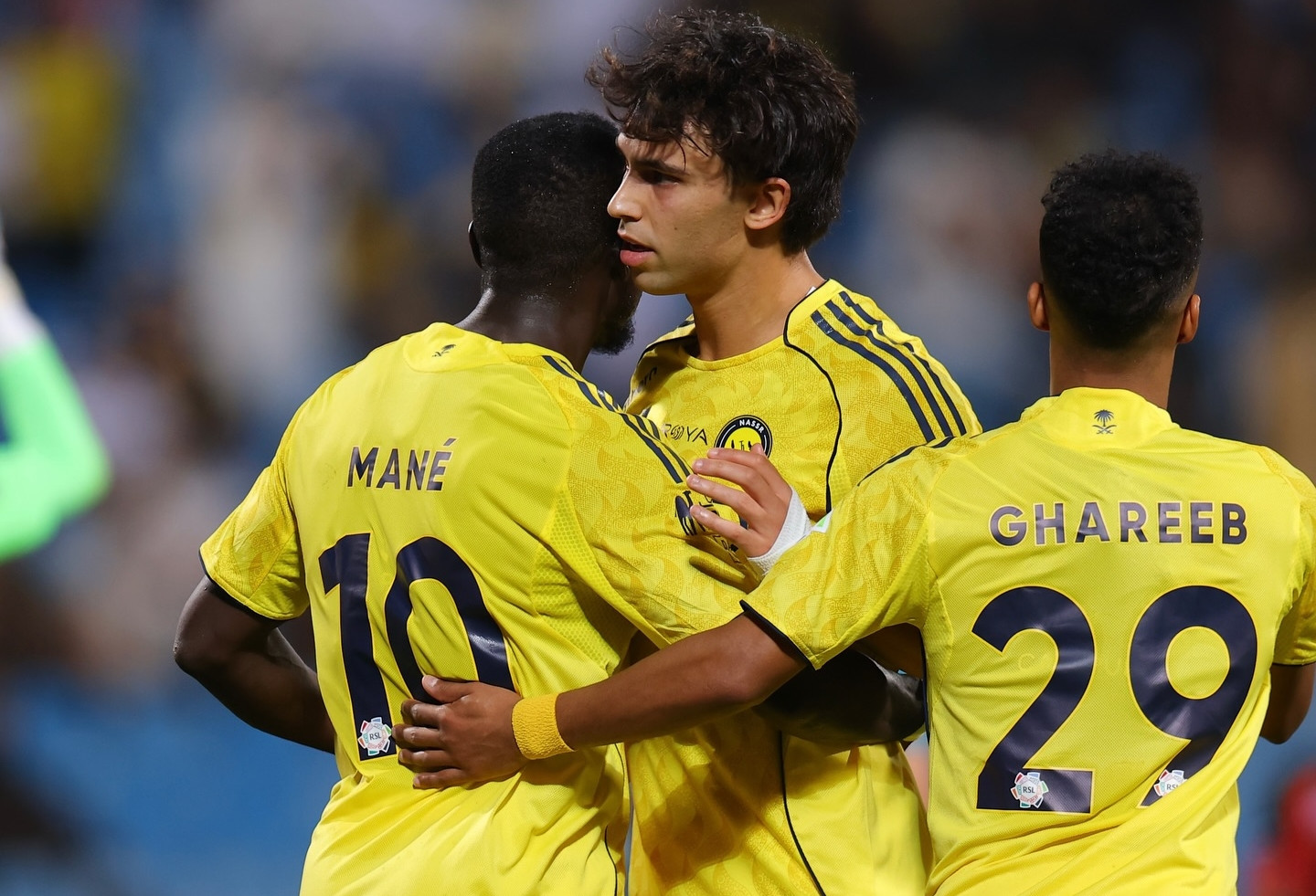 Kết quả bóng đá hôm nay 3/2: Mane tỏa sáng ngày Ronaldo đình công