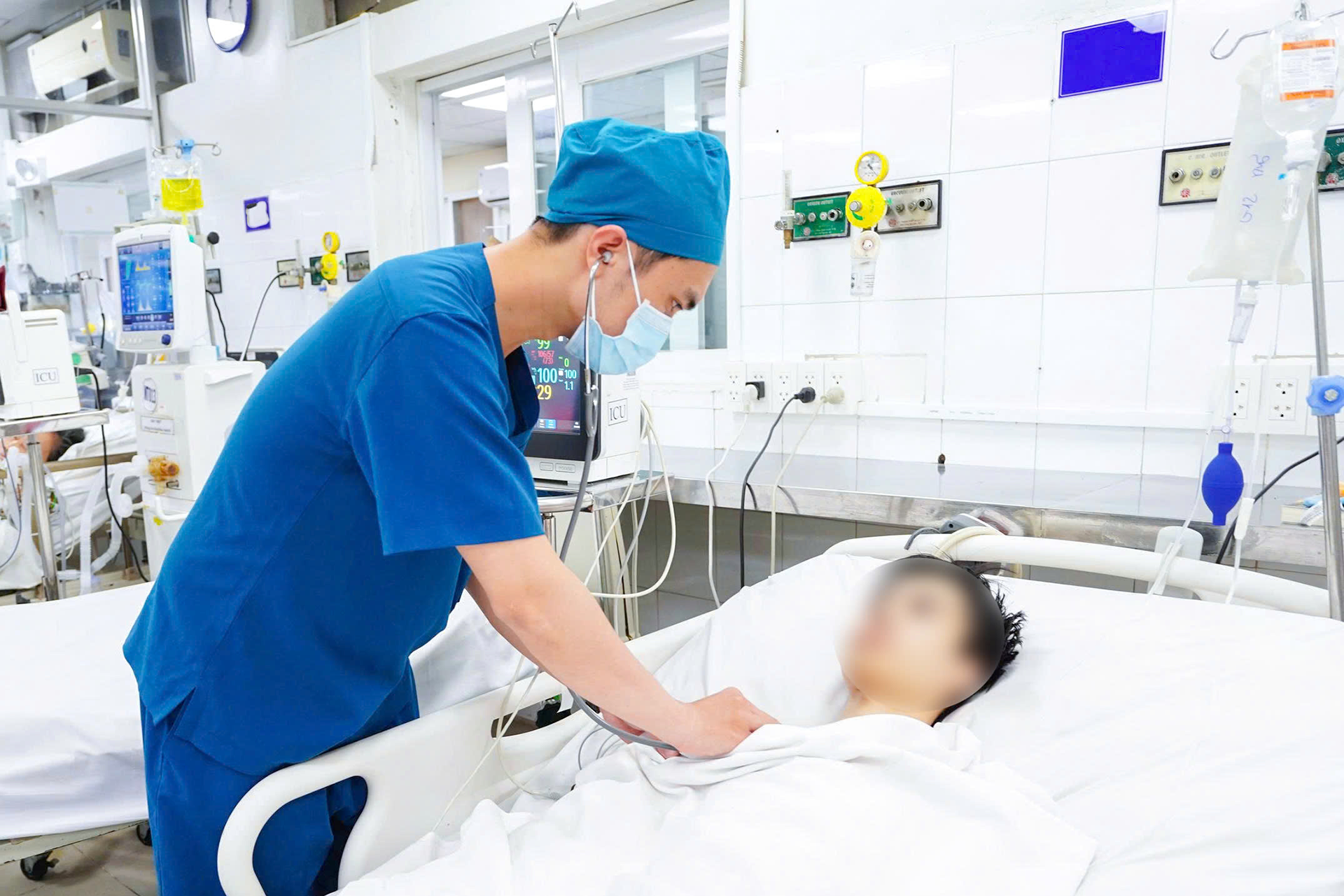 Nam Sinh Dang Hoc Bong Kho Tho Roi Vao Nguy Kich Boi Benh Hiem Gap 1182