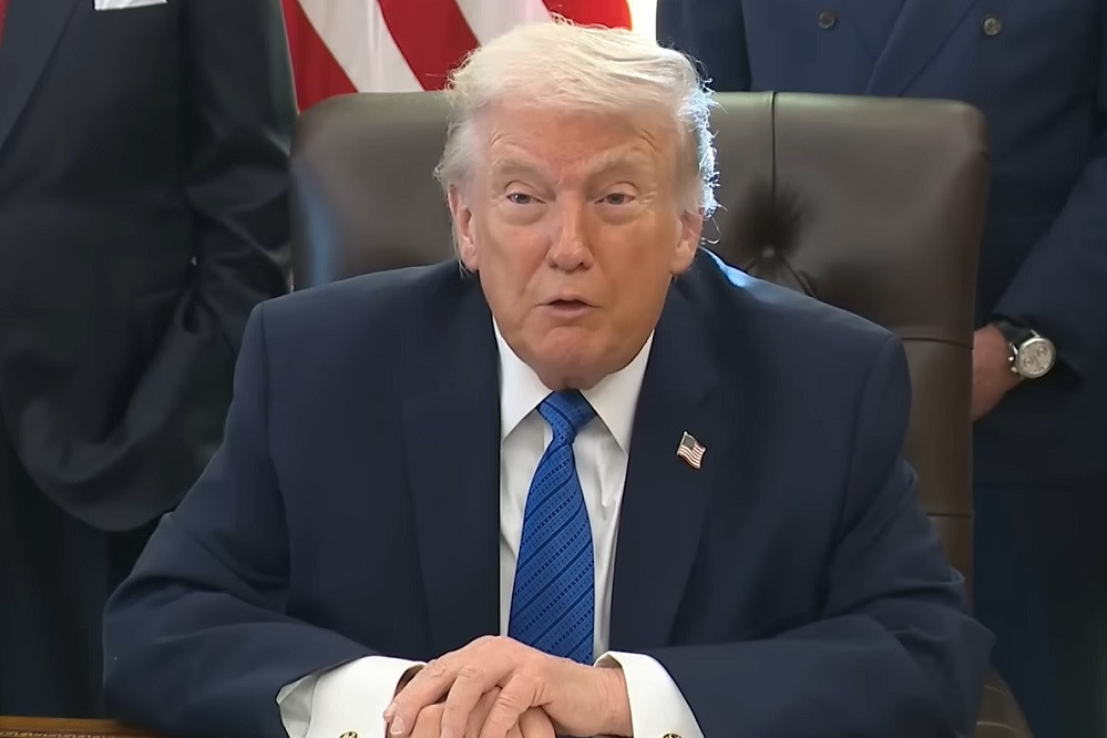  Ông Trump tuyên bố giảm thuế cho hàng hóa Ấn Độ 