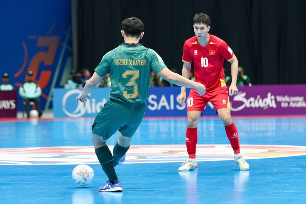 Trực tiếp bóng đá futsal Việt Nam 0-1 Indonesia: Bàn mở tỷ số may mắn