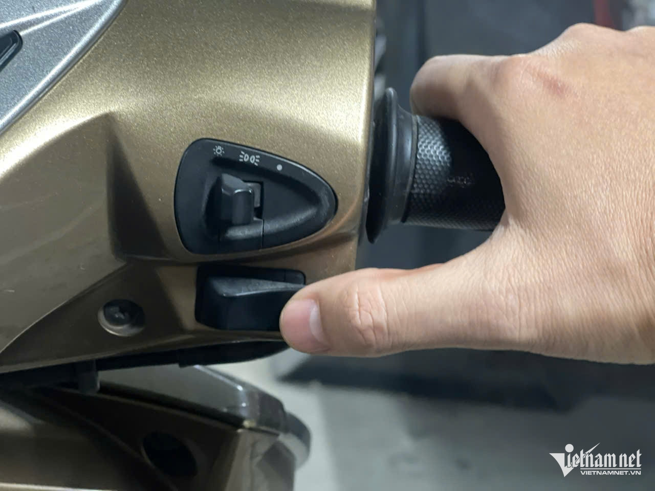 W-de dai kho no xe may.jpg