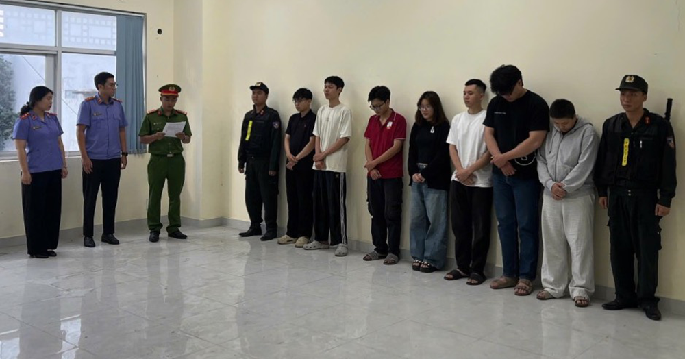 Bắt giữ 'trùm' bán thuốc lá điện tử ở TPHCM, hé lộ căn phòng bí mật